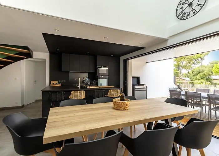 With Private Pool La Parée Preneau