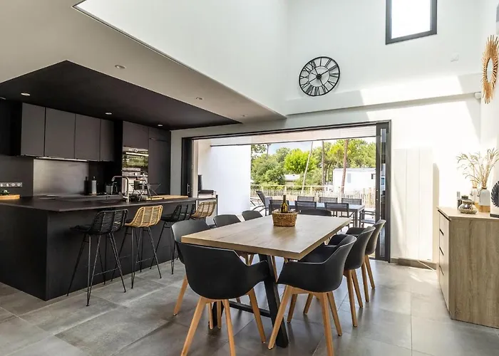 With Private Pool La Parée Preneau