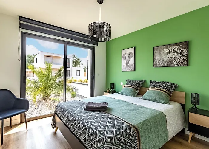 With Private Pool Casa de Férias