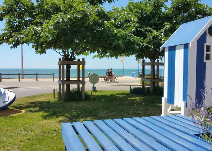 With Private Pool * La Parée Preneau